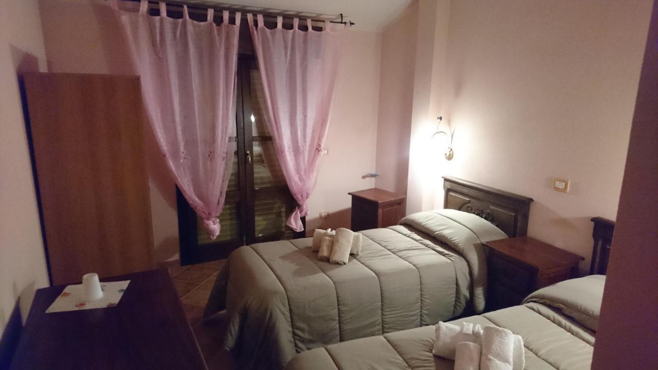 B&B Mony E Nico Riola Sardo Εξωτερικό φωτογραφία